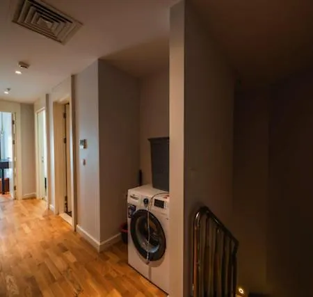 Apartment Three Bedroom Flat With Gym Petek 127 *