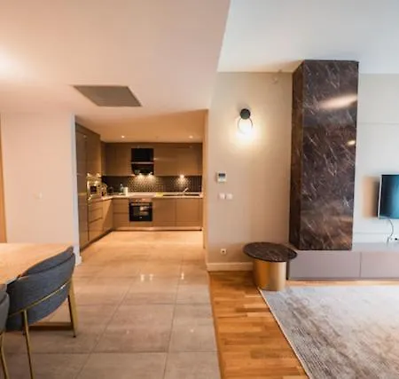 Apartment Three Bedroom Flat With Gym Petek 127 *